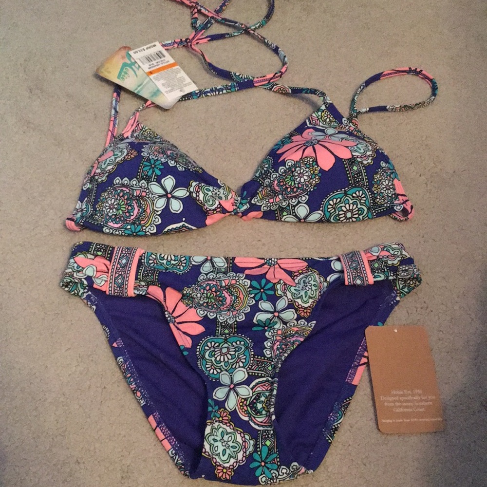 bikini set (top and bottom)